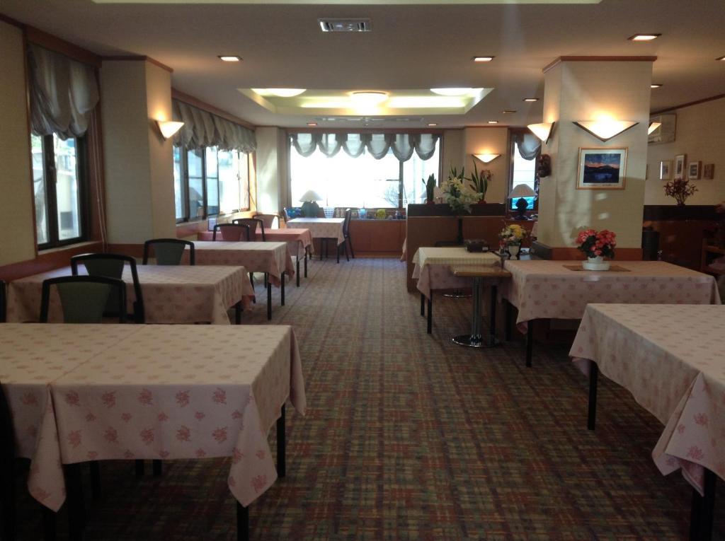 Bergtour Marukita Hotel Hakuba Buitenkant foto