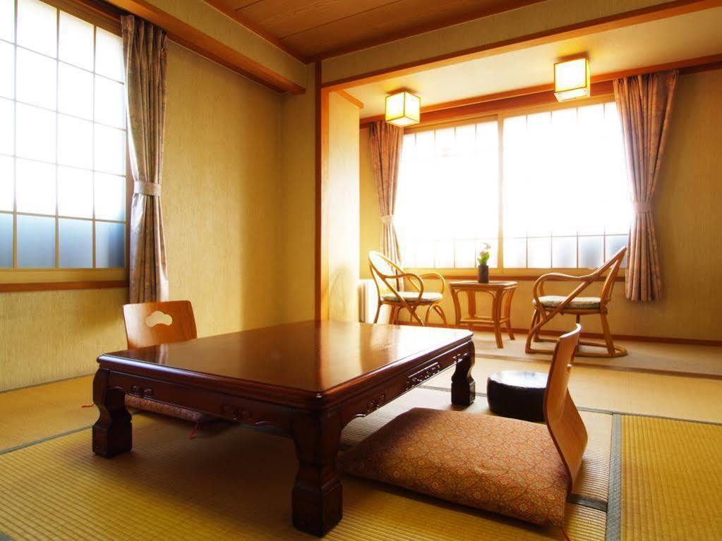 Bergtour Marukita Hotel Hakuba Buitenkant foto